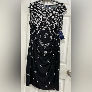 Chaps Women’s XL Front Lined Black with White Flowers Dress NWT Sleeveless